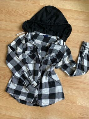 UK2LA Black and White Plaid Flannel Shirt with Hood